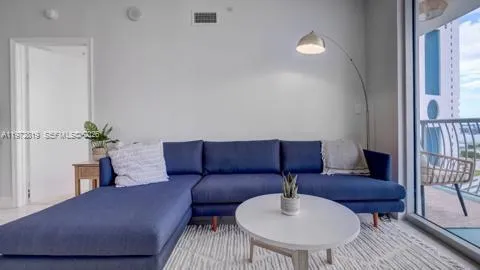 1750 Bayshore Dr #1712 Miami, FL 33132