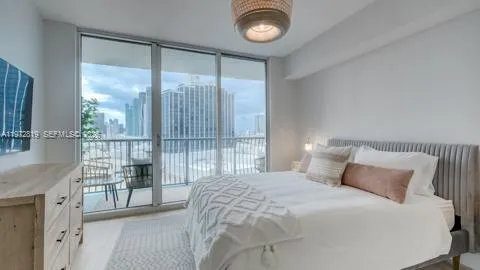 1750 Bayshore Dr #1712 Miami, FL 33132