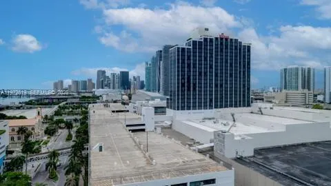 1750 Bayshore Dr #1712 Miami, FL 33132
