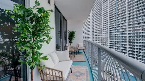 1750 Bayshore Dr #1712 Miami, FL 33132
