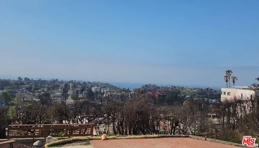 15306 Mc Kendree Avenue Pacific Palisades, CA 90272