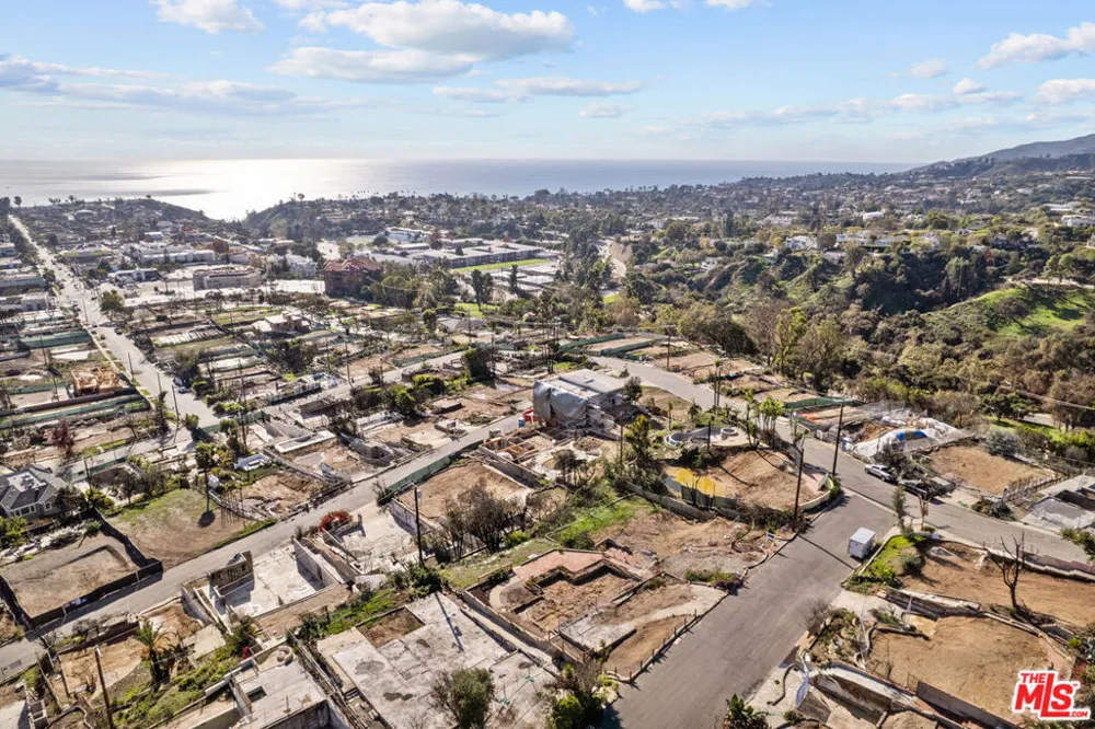 15306 Mc Kendree Avenue Pacific Palisades, CA 90272