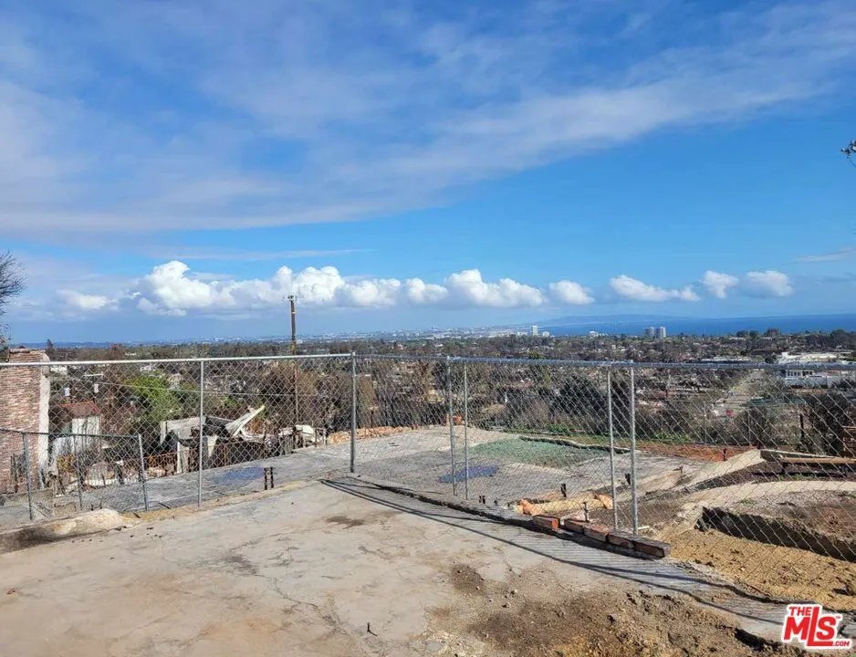 15306 Mc Kendree Avenue Pacific Palisades, CA 90272