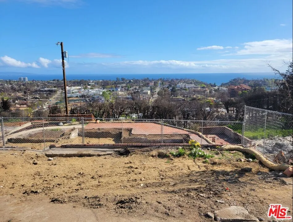 15306 Mc Kendree Avenue Pacific Palisades, CA 90272