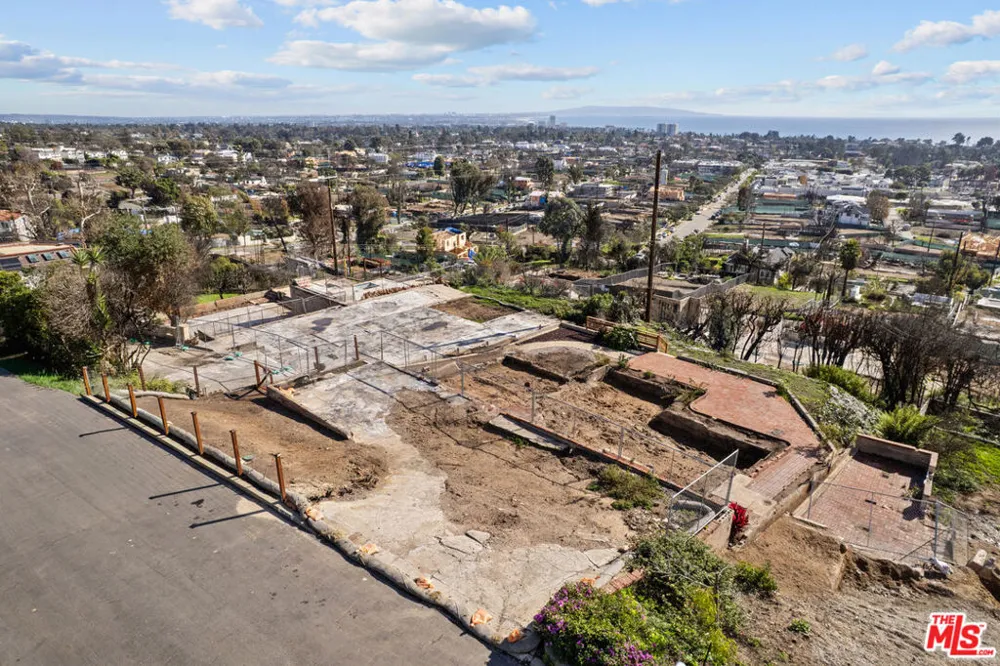 15306 Mc Kendree Avenue Pacific Palisades, CA 90272