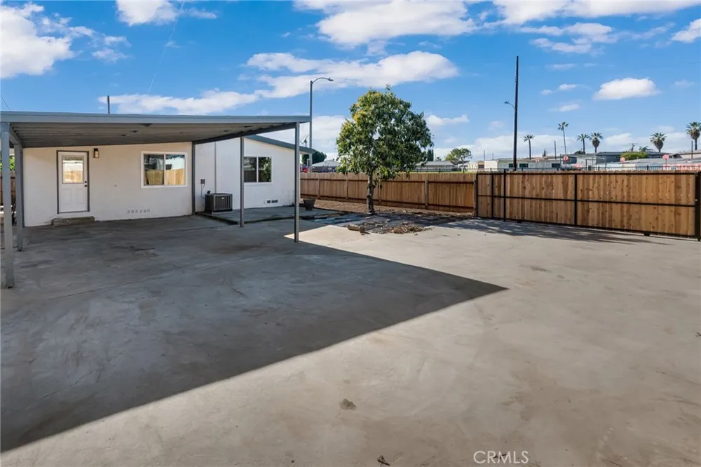 11203 Redberry South El Monte, CA 91733