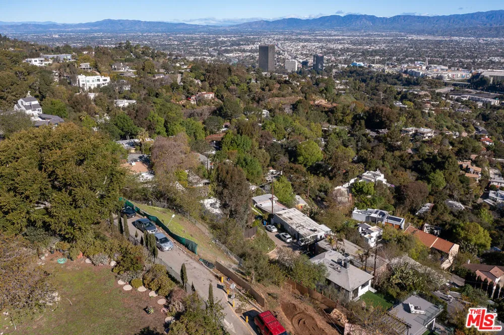 7315 W Pyramid Place Los Angeles, CA 90046