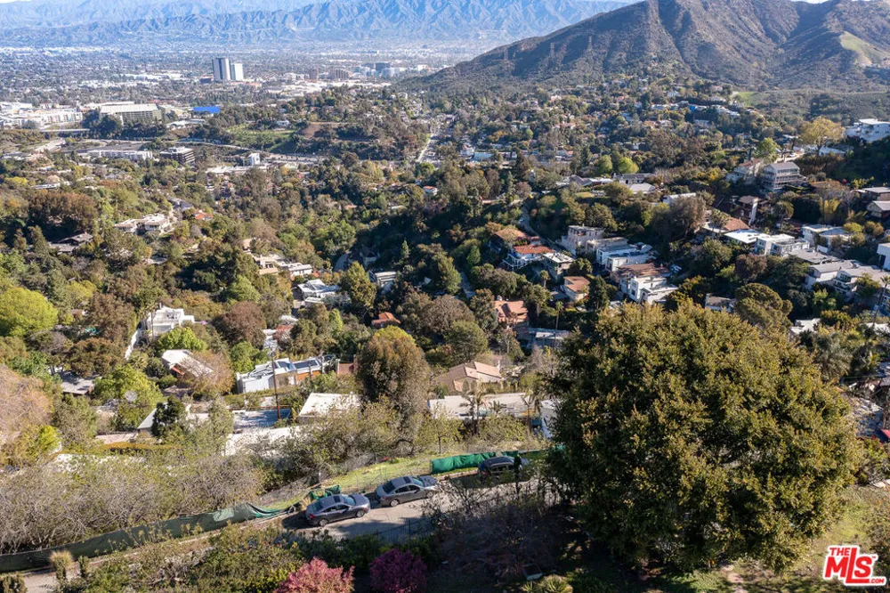 7315 W Pyramid Place Los Angeles, CA 90046