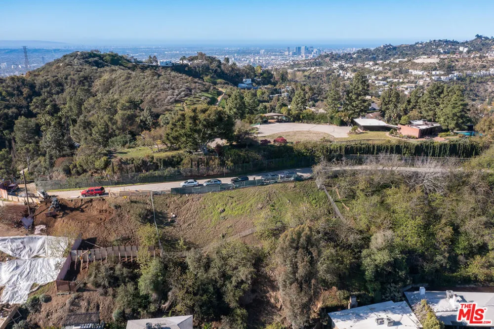 7315 W Pyramid Place Los Angeles, CA 90046