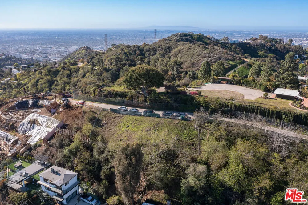 7315 W Pyramid Place Los Angeles, CA 90046
