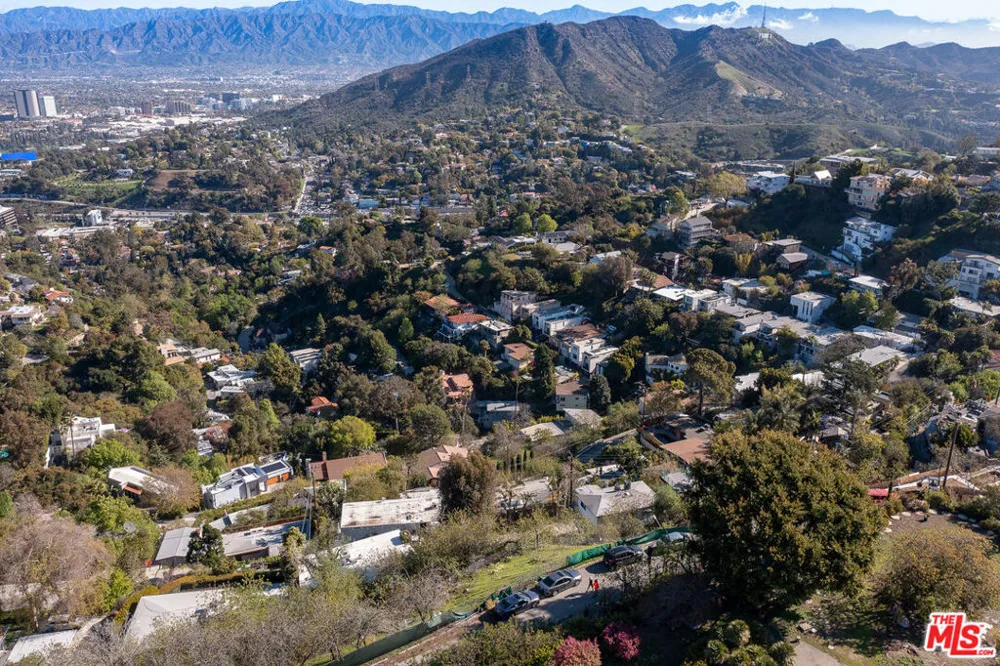 7315 W Pyramid Place Los Angeles, CA 90046