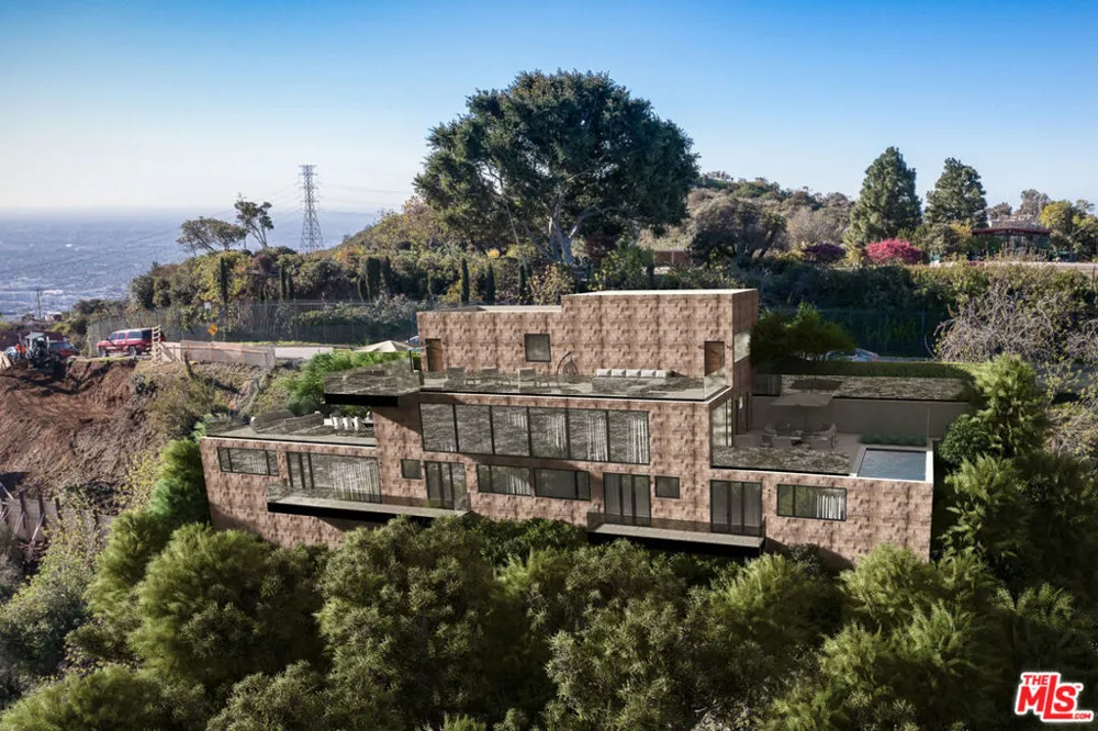 7315 W Pyramid Place Los Angeles, CA 90046