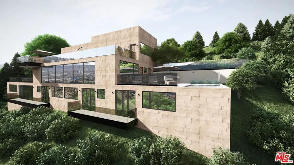 7315 W Pyramid Place Los Angeles, CA 90046