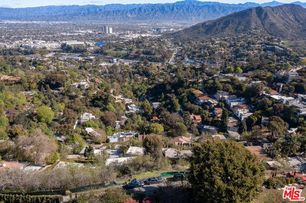 7315 W Pyramid Place Los Angeles, CA 90046