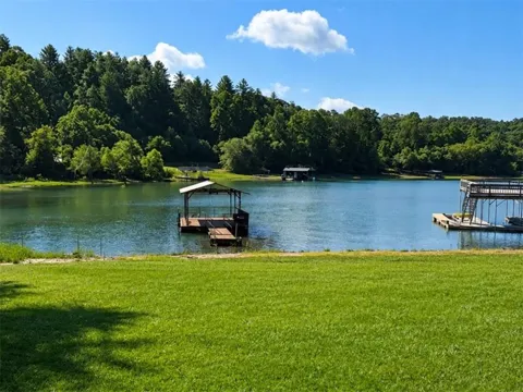 11 Collins Hollow Cove