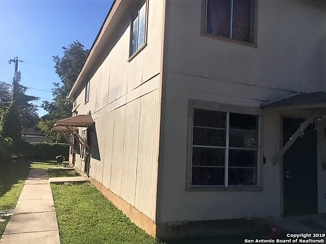 5113 SIERRA Unit 2 San Antonio, TX 78214