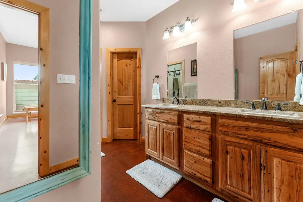935 Highway 21 E Paige, TX 78602