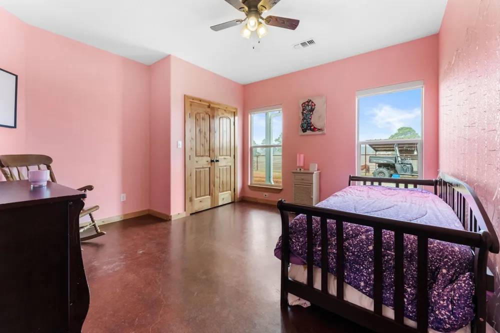 935 Highway 21 E Paige, TX 78602