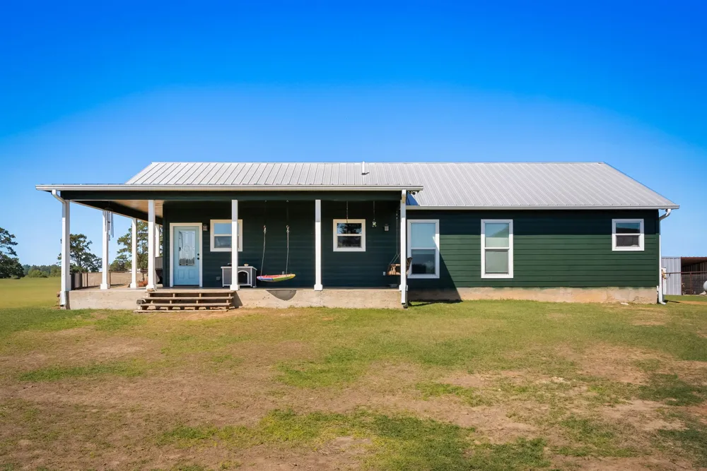 935 Highway 21 E Paige, TX 78602