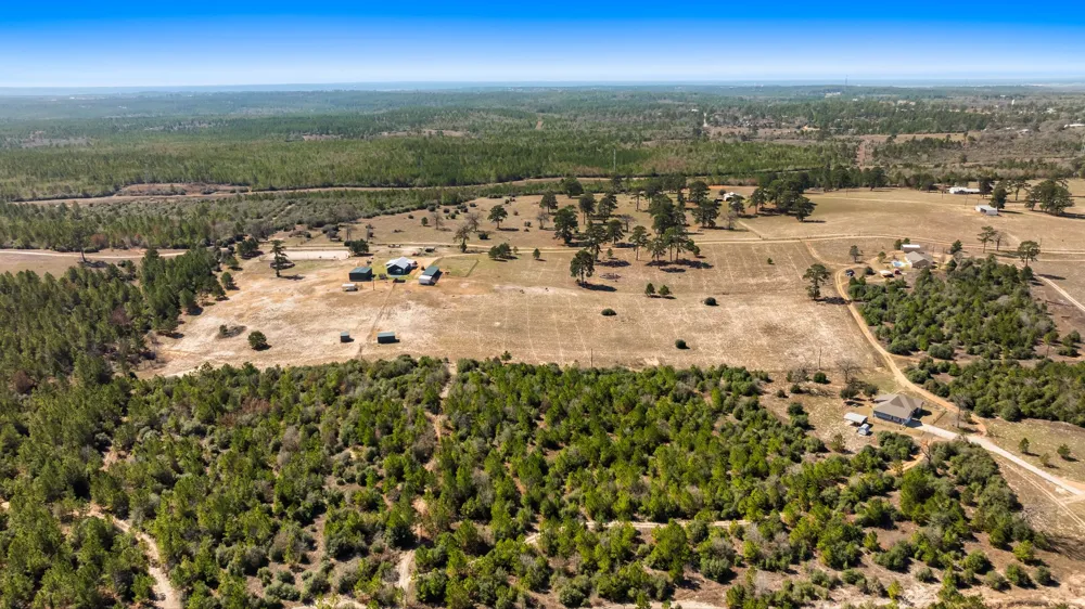 935 Highway 21 E Paige, TX 78602