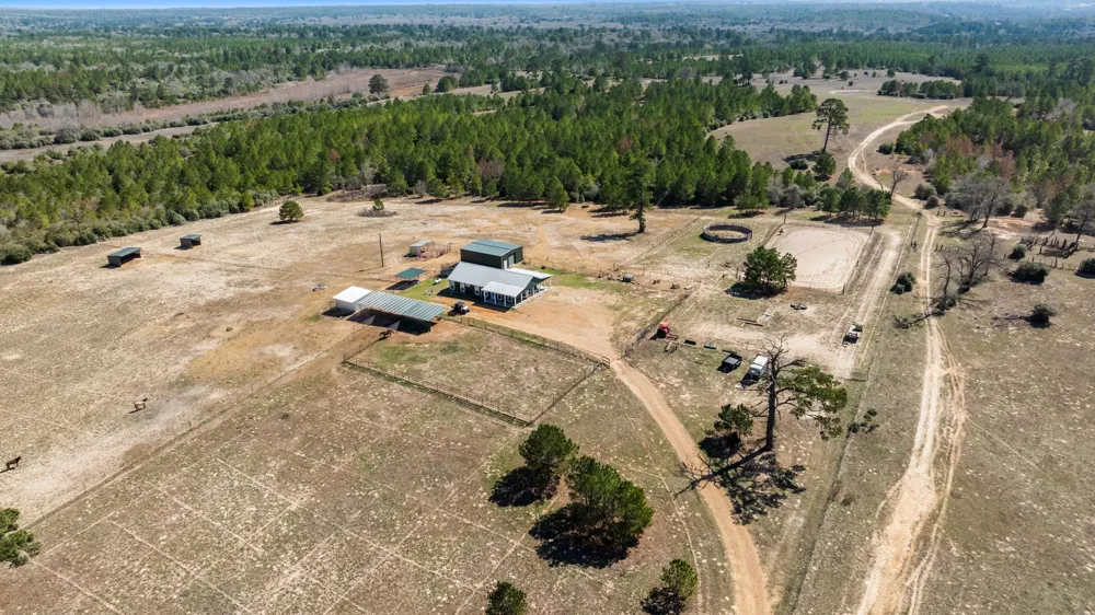 935 Highway 21 E Paige, TX 78602