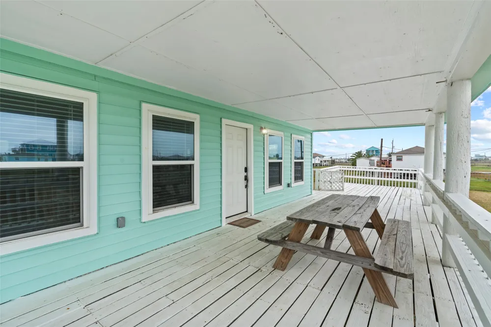 3929 4th Street Galveston, TX 77554