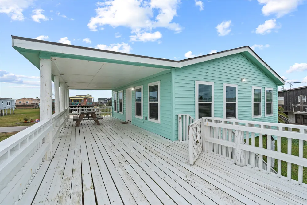3929 4th Street Galveston, TX 77554