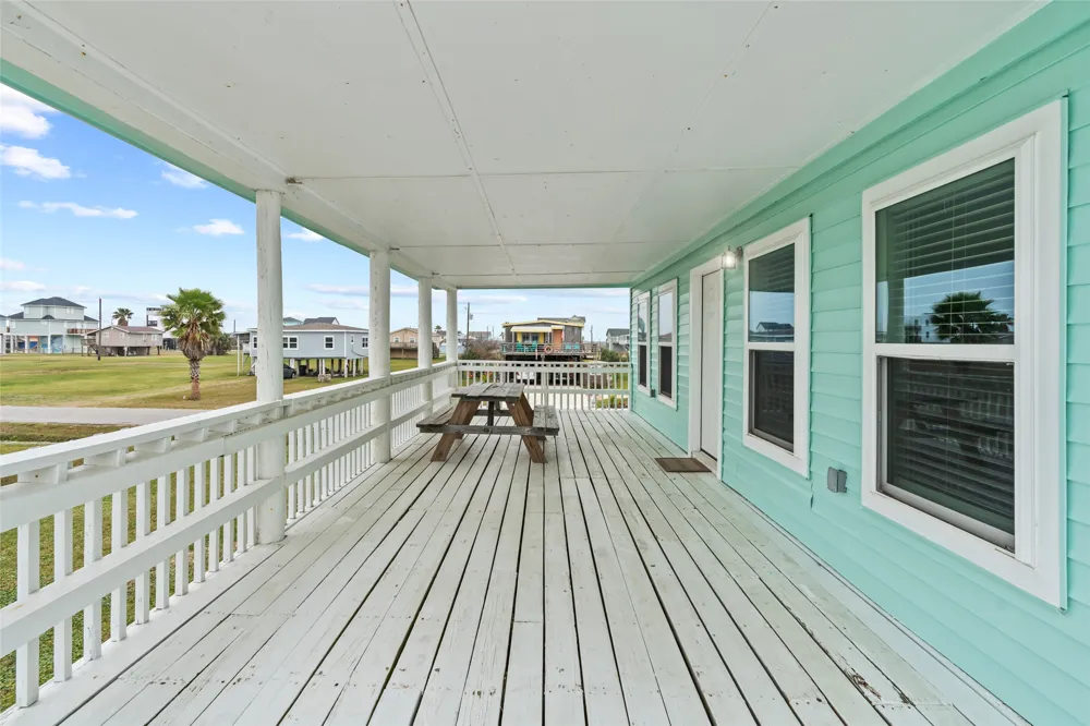 3929 4th Street Galveston, TX 77554