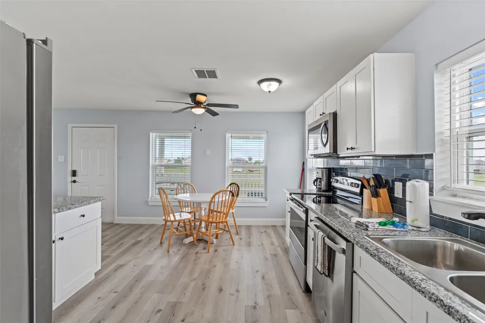 3929 4th Street Galveston, TX 77554
