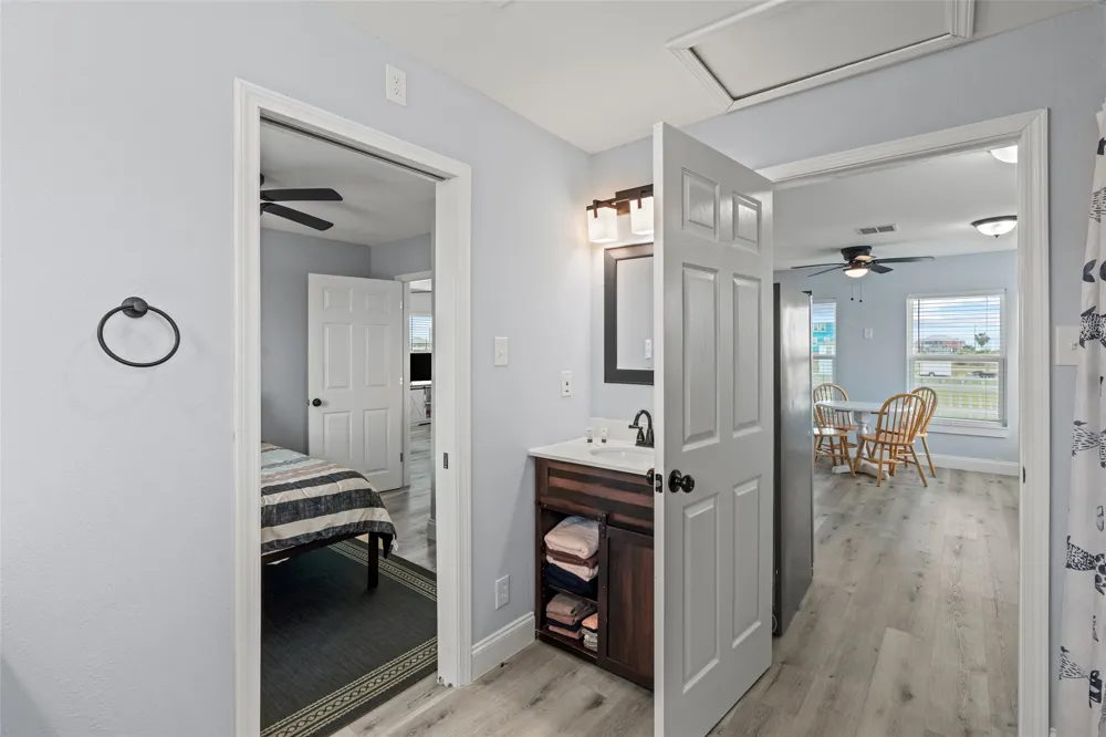 3929 4th Street Galveston, TX 77554