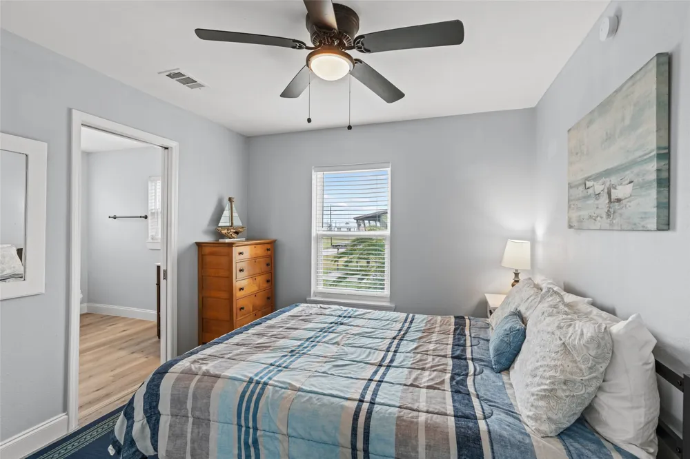 3929 4th Street Galveston, TX 77554