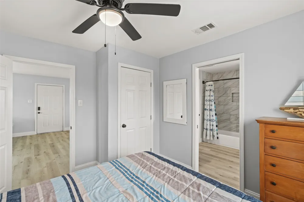 3929 4th Street Galveston, TX 77554