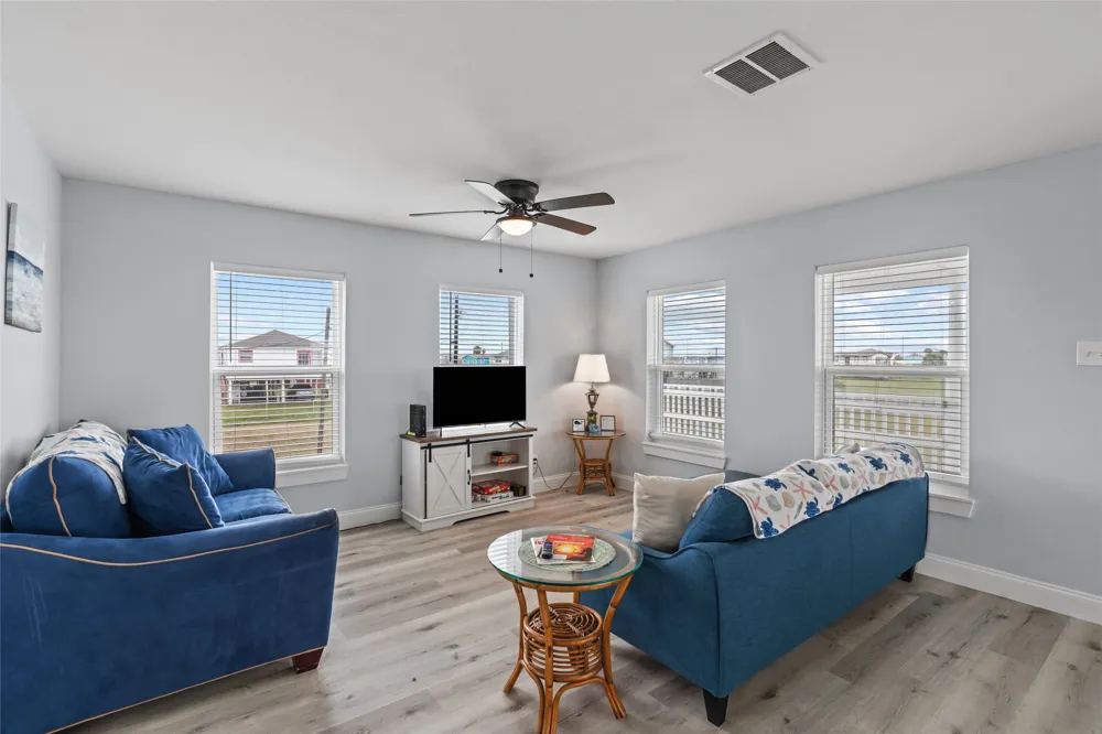 3929 4th Street Galveston, TX 77554