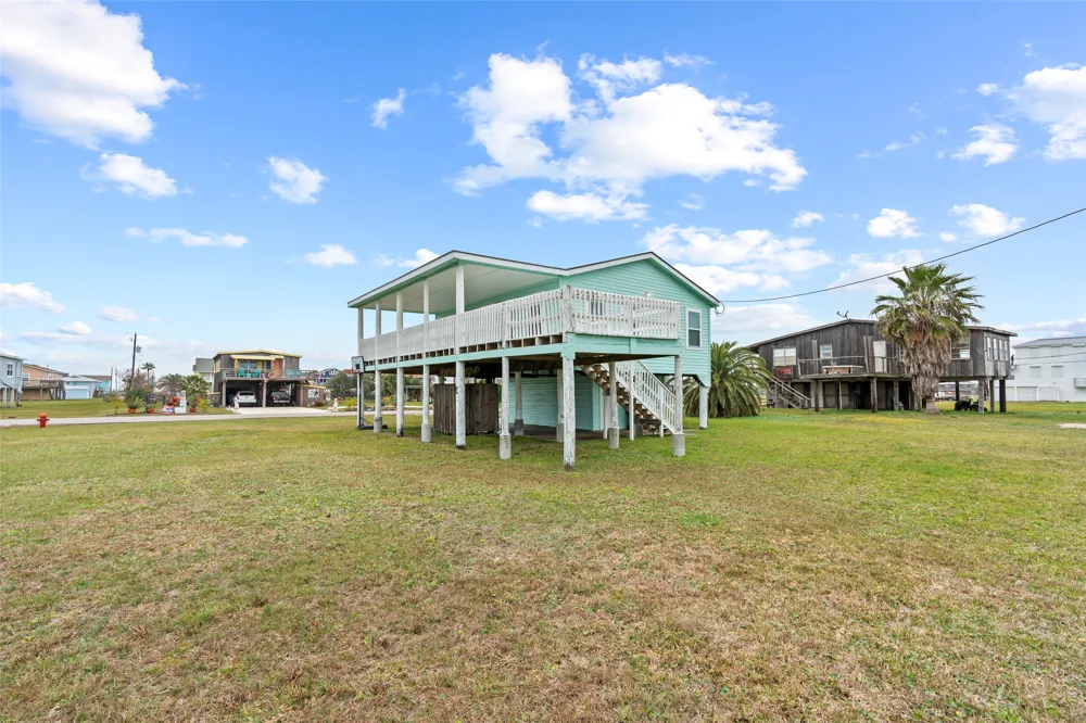 3929 4th Street Galveston, TX 77554