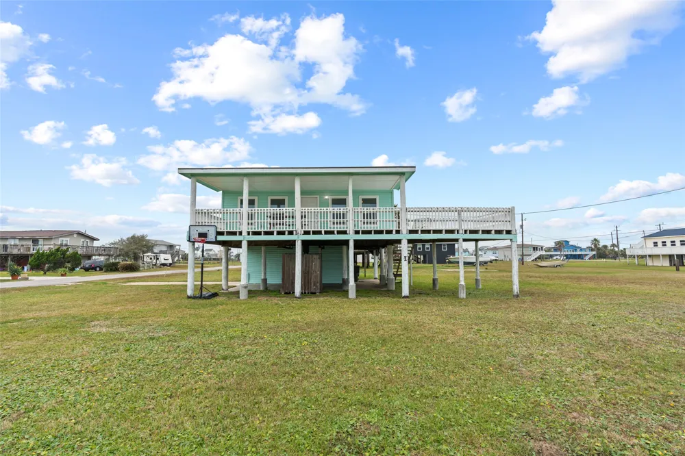 3929 4th Street Galveston, TX 77554