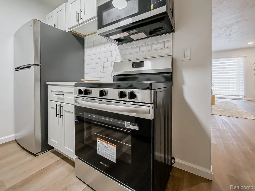 40325 Plymouth Road #103 Plymouth Charter Township, MI 48170