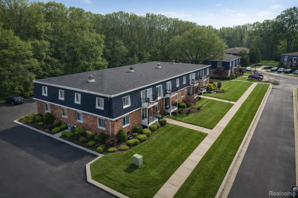 40325 Plymouth Road #103 Plymouth Charter Township, MI 48170
