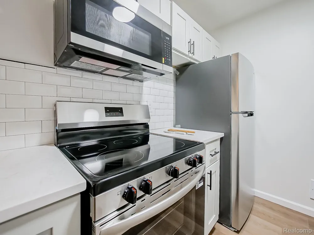 40335 Plymouth Road #104 Plymouth Charter Township, MI 48170