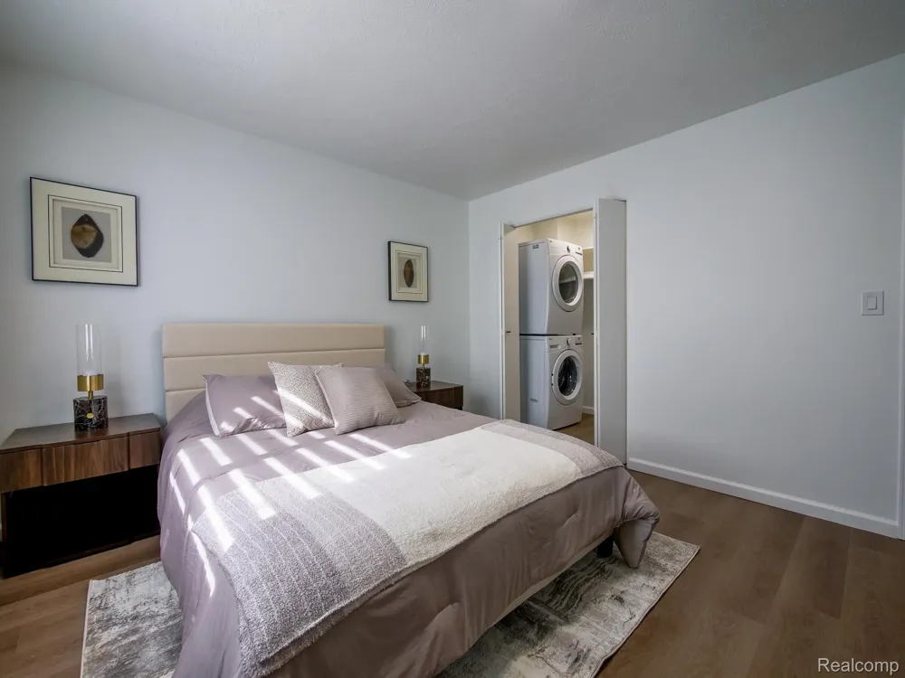 40335 Plymouth Road #104 Plymouth Charter Township, MI 48170