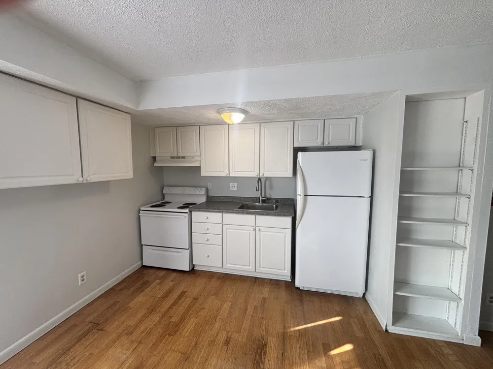 3522 Kenbrooke Court Kalamazoo City, MI 49006