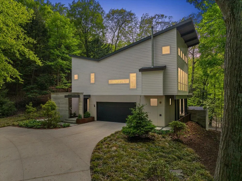 371 Dunegrass Circle Drive Saugatuck City, MI 49453
