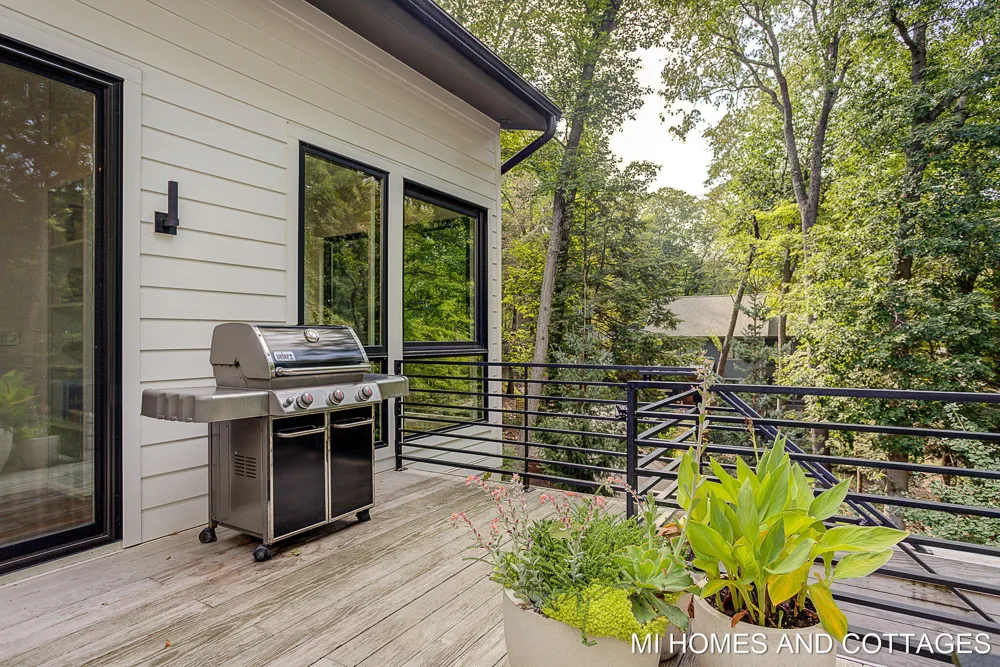 371 Dunegrass Circle Drive Saugatuck City, MI 49453