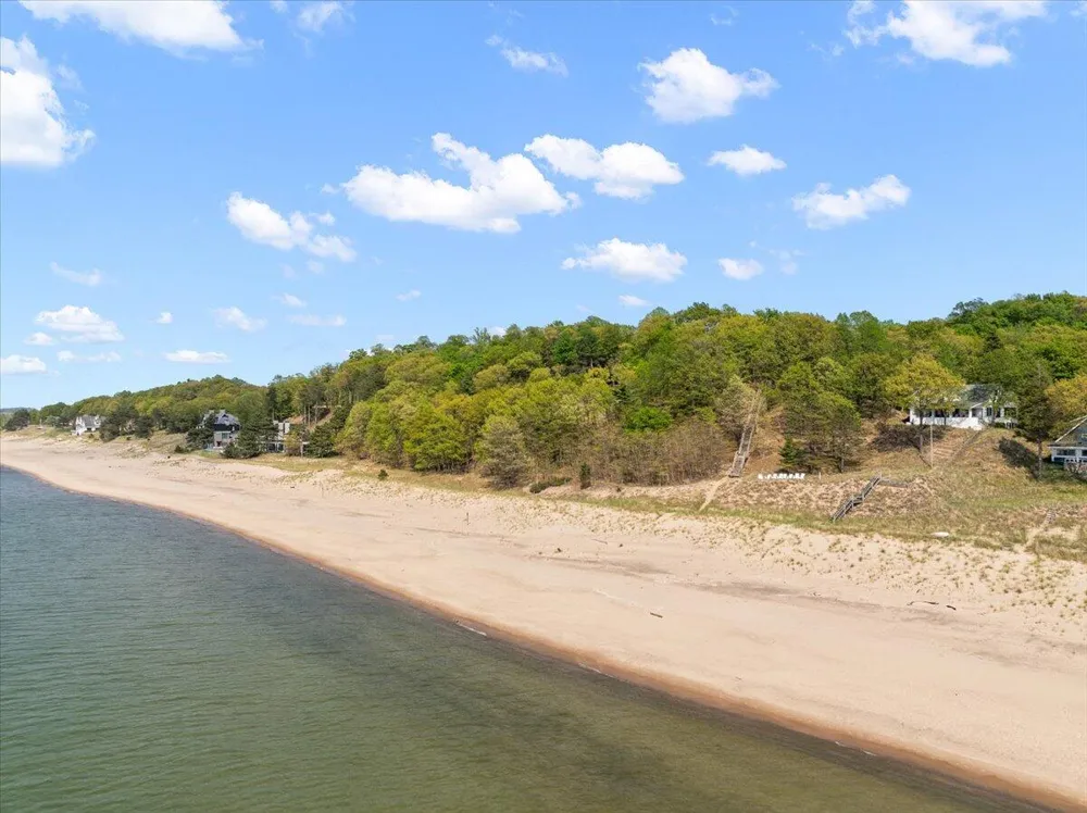 371 Dunegrass Circle Drive Saugatuck City, MI 49453