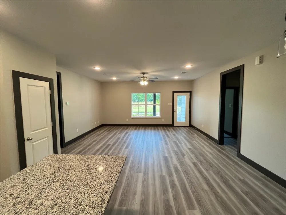 111 Heatherbrook Somerville, TX 77879