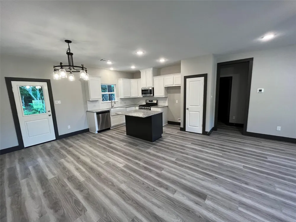 111 Heatherbrook Somerville, TX 77879