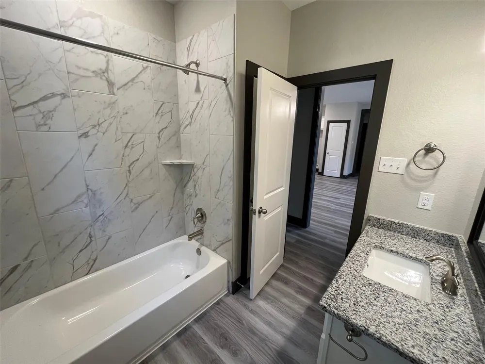 111 Heatherbrook Somerville, TX 77879