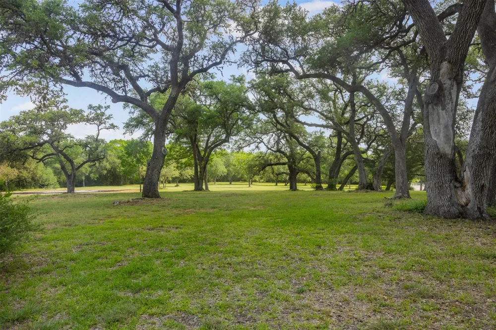 612 Fm 1457 Round Top, TX 78954