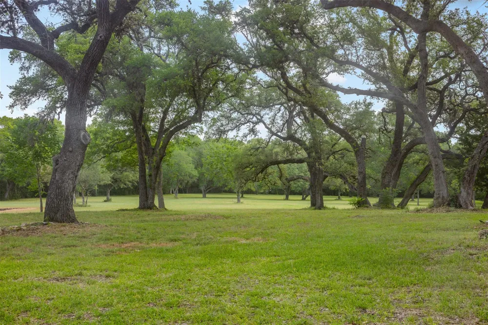 612 Fm 1457 Round Top, TX 78954