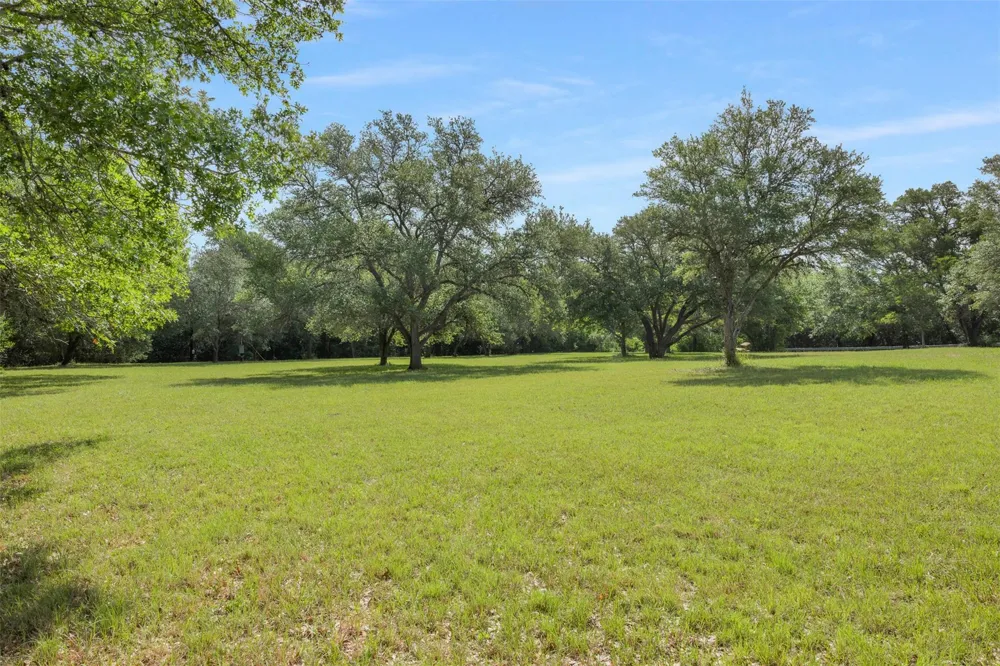 612 Fm 1457 Round Top, TX 78954