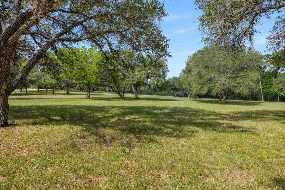 612 Fm 1457 Round Top, TX 78954